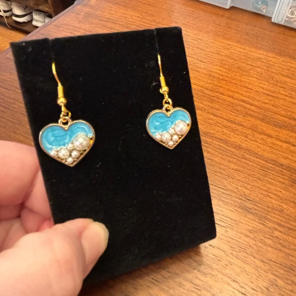 New fun beach vibes Gold tone and Blue with white pearl bubbles Heart Earrings